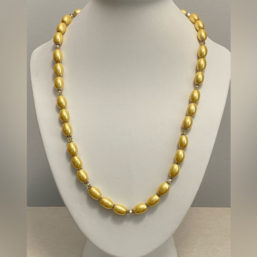 NEW! Yellow glass pearls and crystal necklace